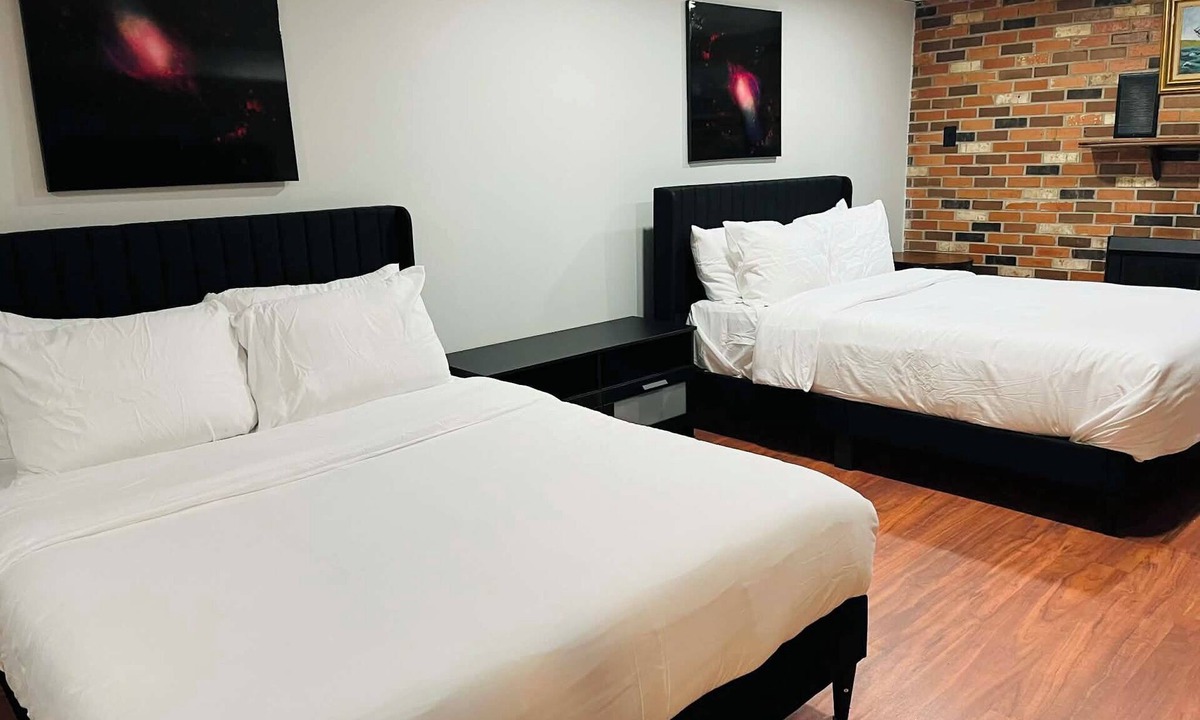 Rossville House | Private 1st Floor Unit near Balt City/John Hopkin