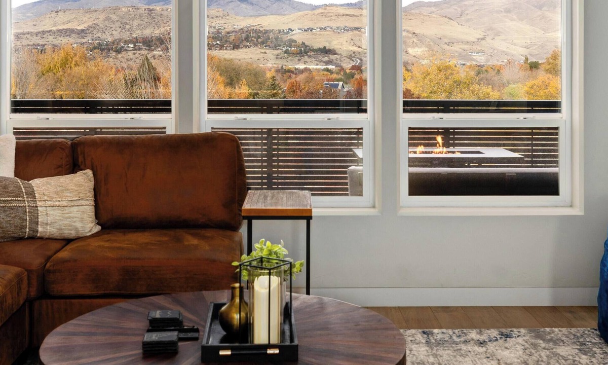 Southeast Boise House | Private game room, fire pit, and hot tub overlooking the foothills + just minutes from downtown Boise