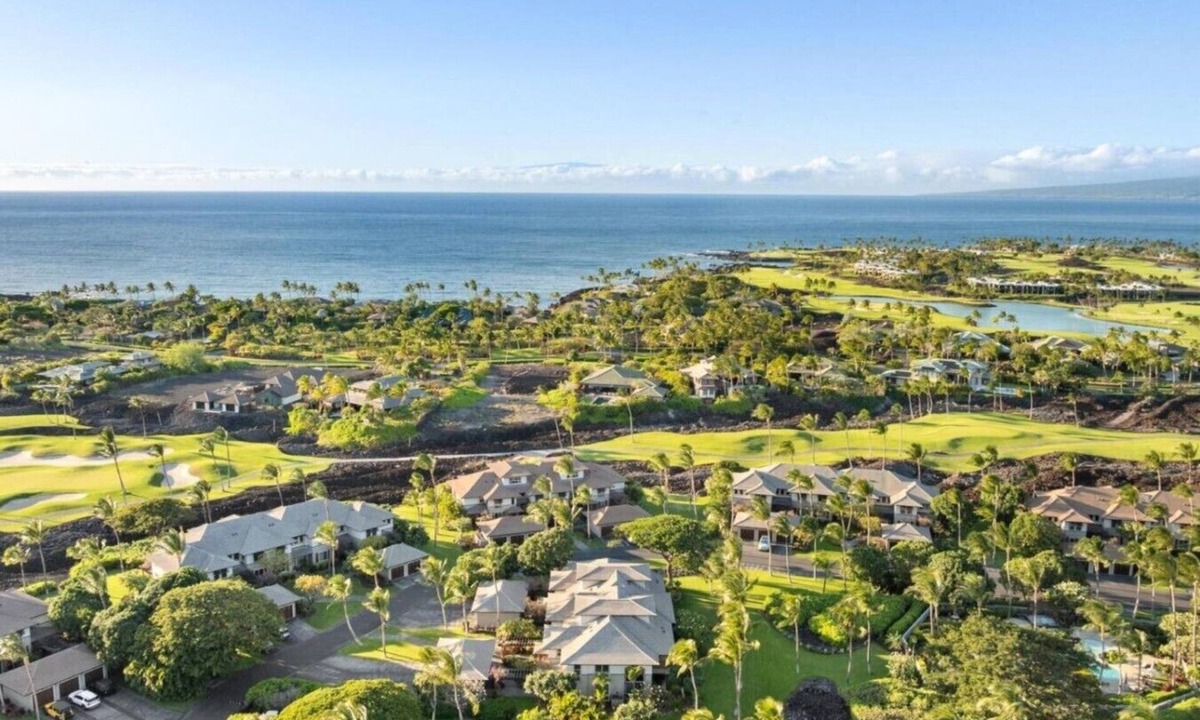 Kamuela Villa | Private Mauna Lani Golf Villa Beach Club Access, Bikes, Pool & Lanai BBQ