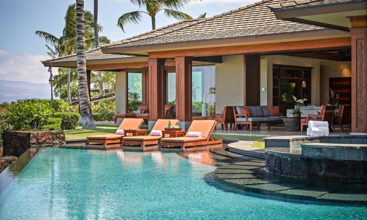 Kaupulehu House | Pu’ukole 28 – Deluxe Ocean View | Onsite Staff & Daily Housekeeping