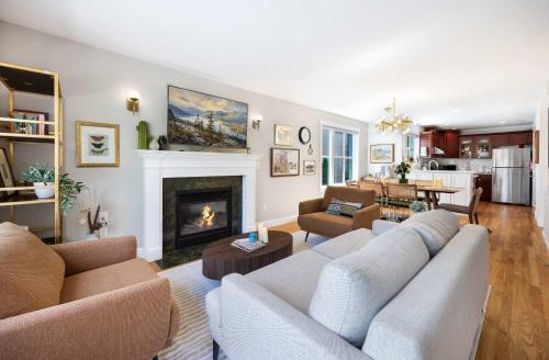 North Queen Anne House | Queen Anne 3BR Walk to SPU & Fremont Market