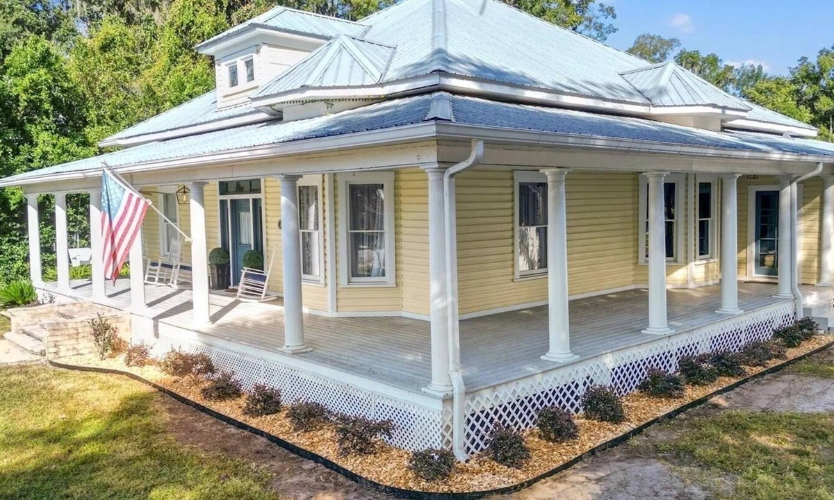 Bushnell House | Quiet Historic Family Retreat with Pool-Pet Friendly-No Events