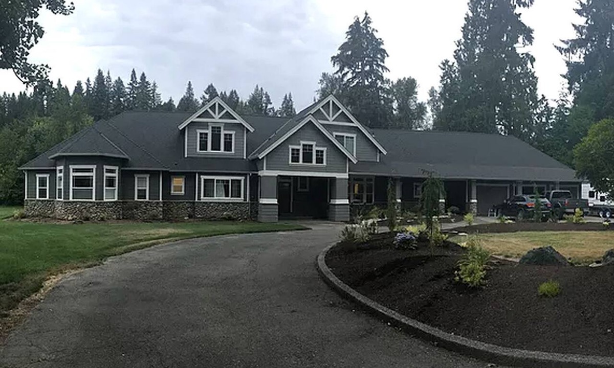 Granite Falls Cabin | Riverfront Romantic Getaway Rental near Mount Pilchuck in Granite Falls, Washington