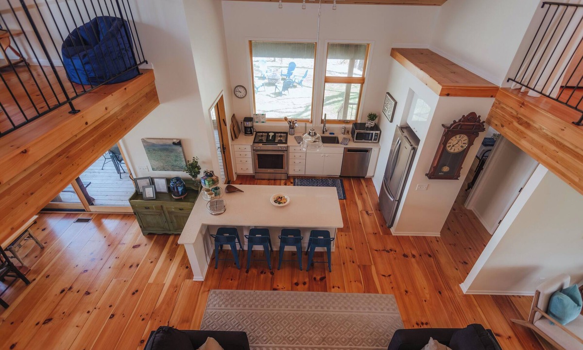 Michiana House | Samsara Lake House | 5BR Michiana, Walk to Beach, Sleeps 12