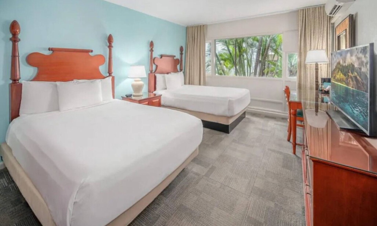 Kahului Hotel | Scenic Beach Retreat | 3 Spacious Rooms near Kanaha Beach Park - 5 Min Drive