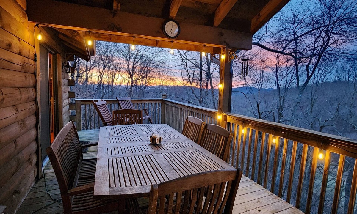 Wolf Laurel Cabin | Ski & Golf Paradise in Wolf Laurel-Home to Hatley Pt Ski Resort