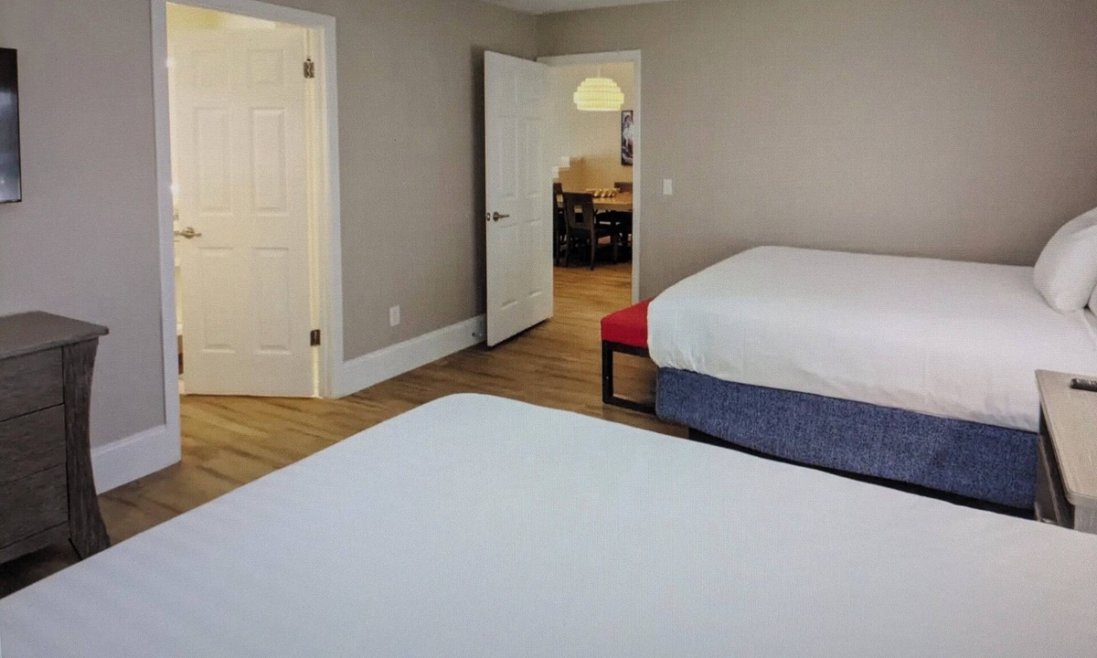 Orange Lake Condo | Spacious 2 and maybe 3-bedroom condo with AC in soothing Kissimmee