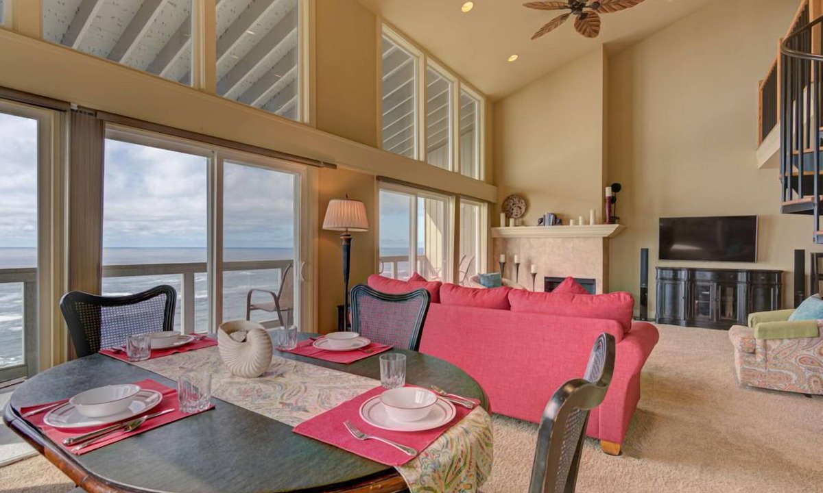 Otter Rock Apartment | Spacious Two-Level Ocean-View Villa with Loft