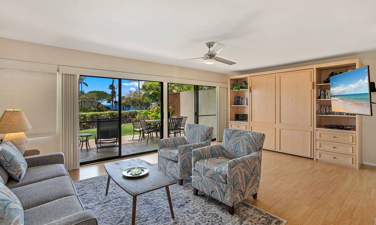 Kihei Condo | Squeaky clean! Oceanview, no stairs and a Murphy Bed