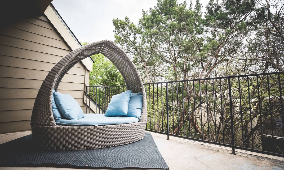 Barton Hills Condo | Steps to Barton Springs Pool