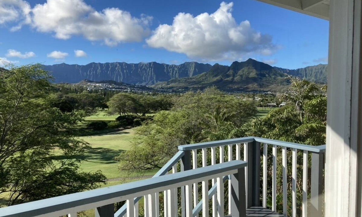 Kailua Apartment | Stunning Views: 5 min to beach and you will be amazed by the mountain views !