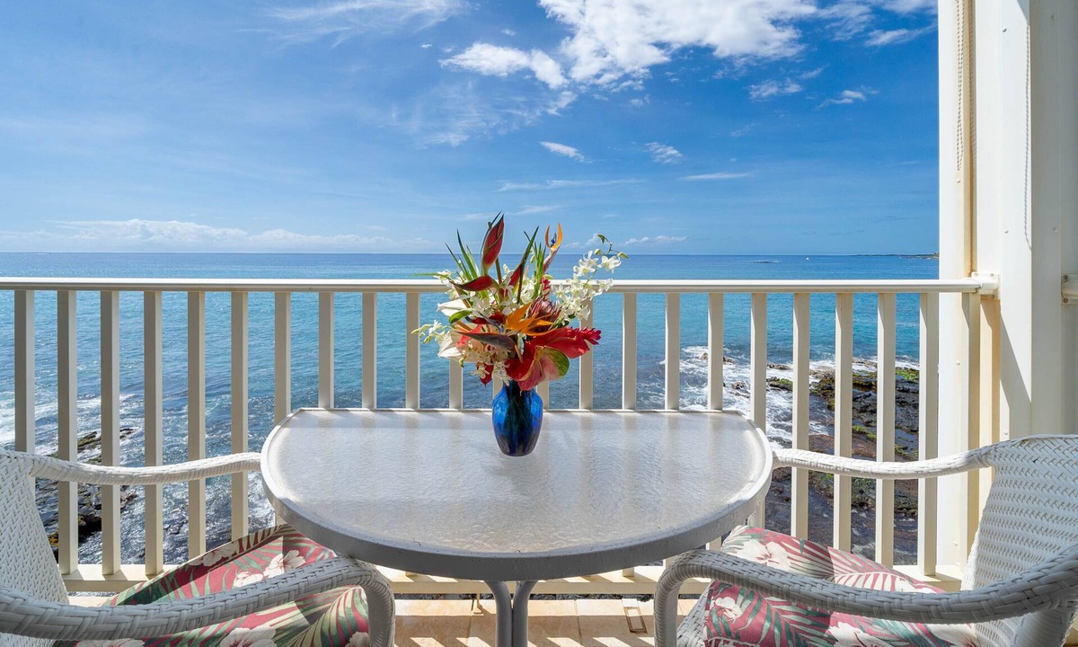 Historic Kailua Village Condo | 🤿 Styling Oceanfront Condo! 🌅 - Hale Kona Kai 303 🐢