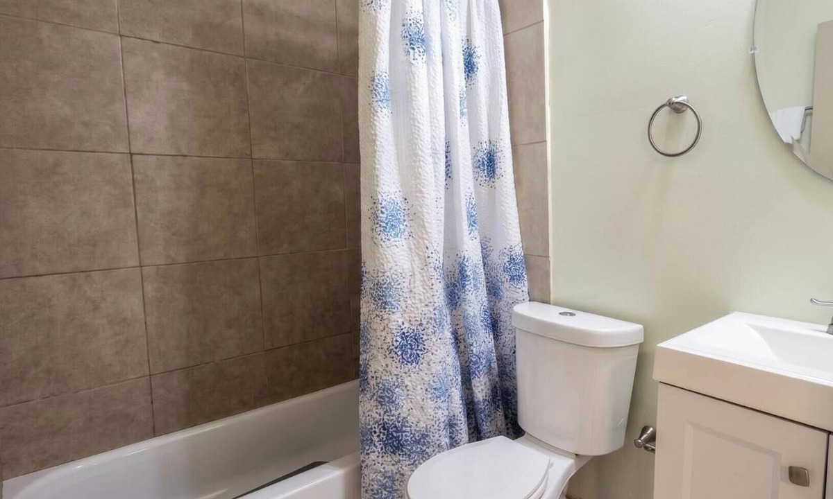 Buena Vista Apartment | Superb 3-bedroom apartment walking distance to the historical in Buena Vista