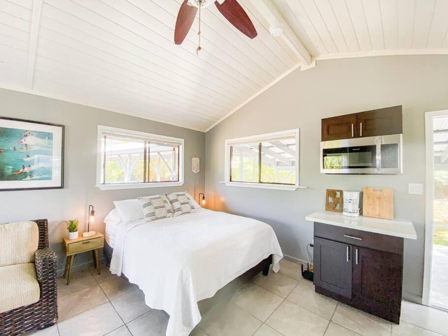 Keaau Apartment | Surf Getaway, Queen Bed, Private Lanai