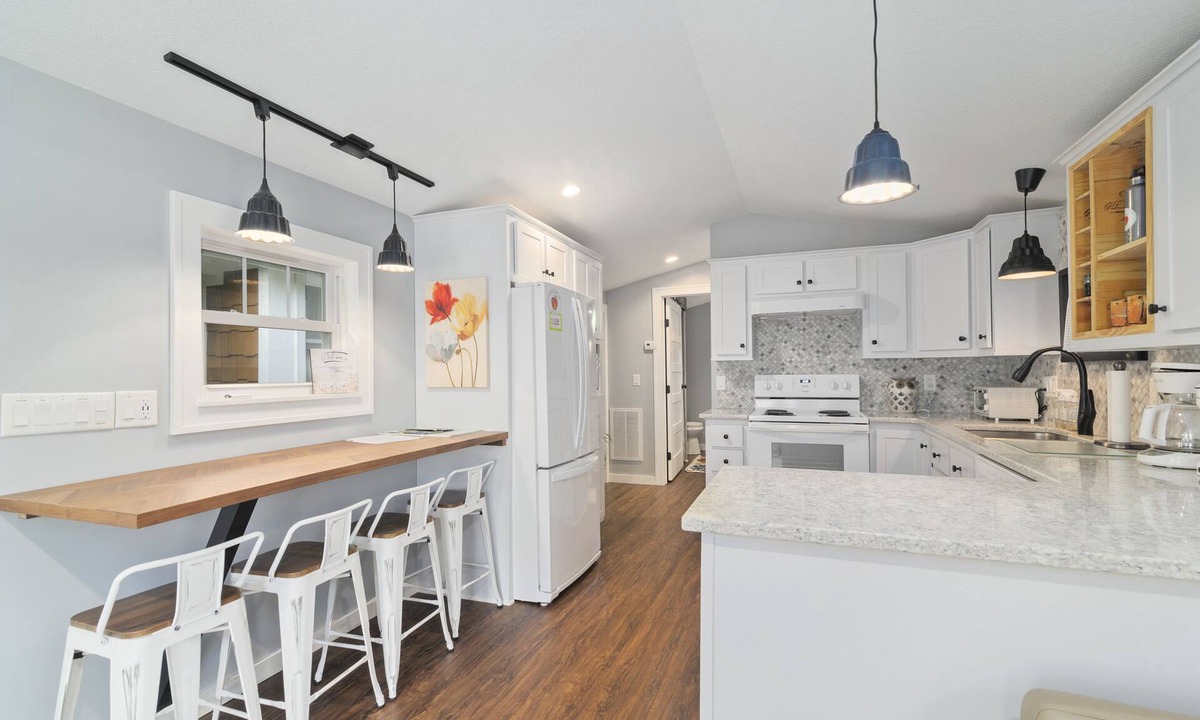 Flat Rock Cottage | The Funky Fuji @Backyard Apple Cottages