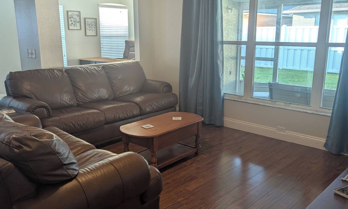 Lutz House | The Garden House - 3BR/6 Guests