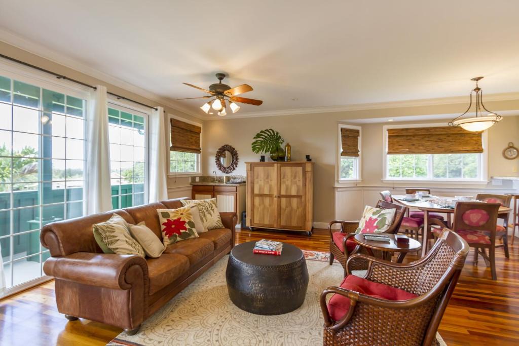 Pupukea House | The Green Pineapple Estate home