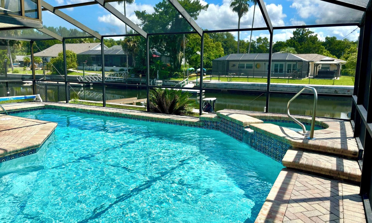 Indian Waters House | THE RIVER COTTAGE! COME RELAX & UNWIND. OPEN FLOOR PLAN, HEATED POOL