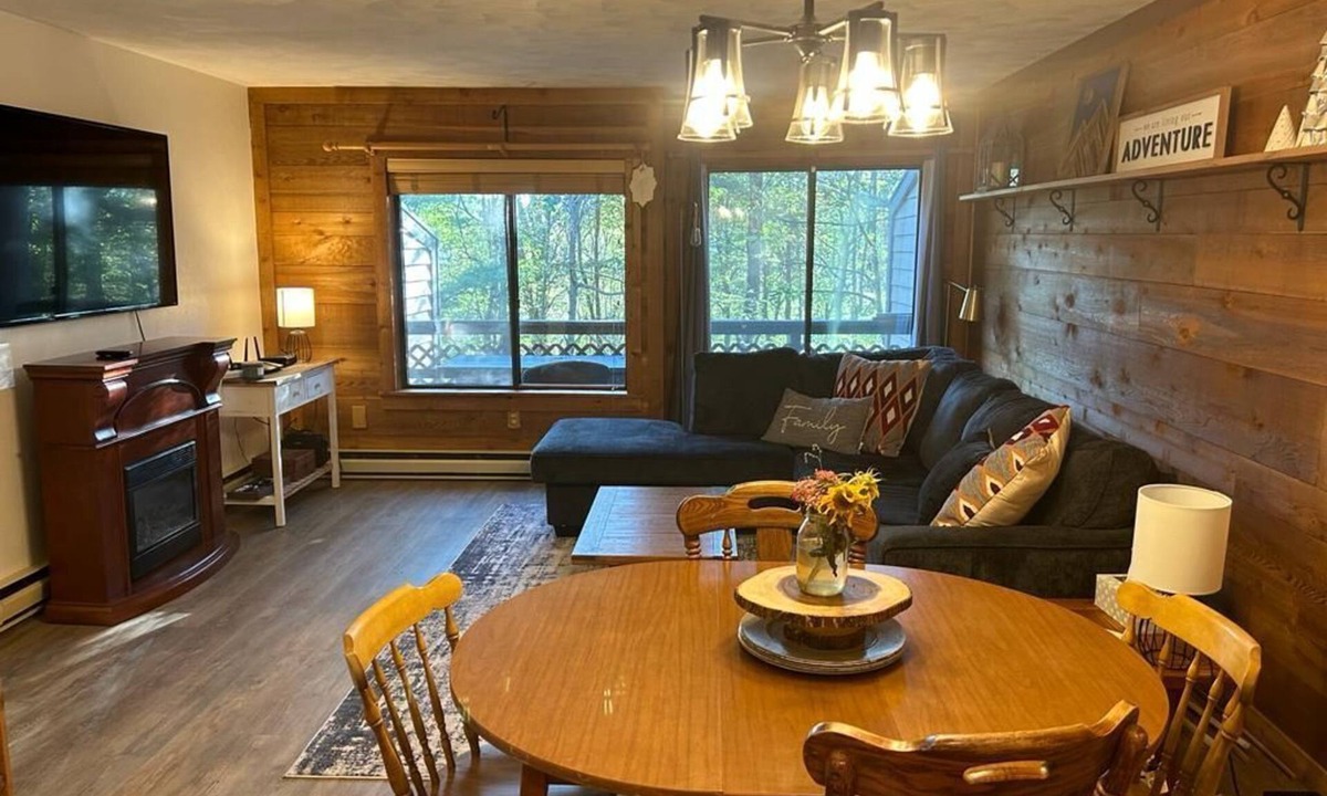 Seven Springs Other | Townhouse in Seven Springs: Sleeps 8, Ski, Hike, Swim, Aircon, wifi