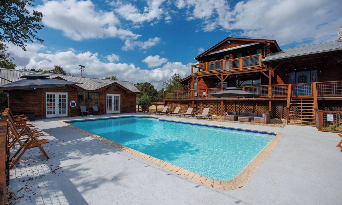Wimberley Cabin | Ultimate Family Retreat w/Pool+HotTub+Adventure|Playground|Gameroom|EV