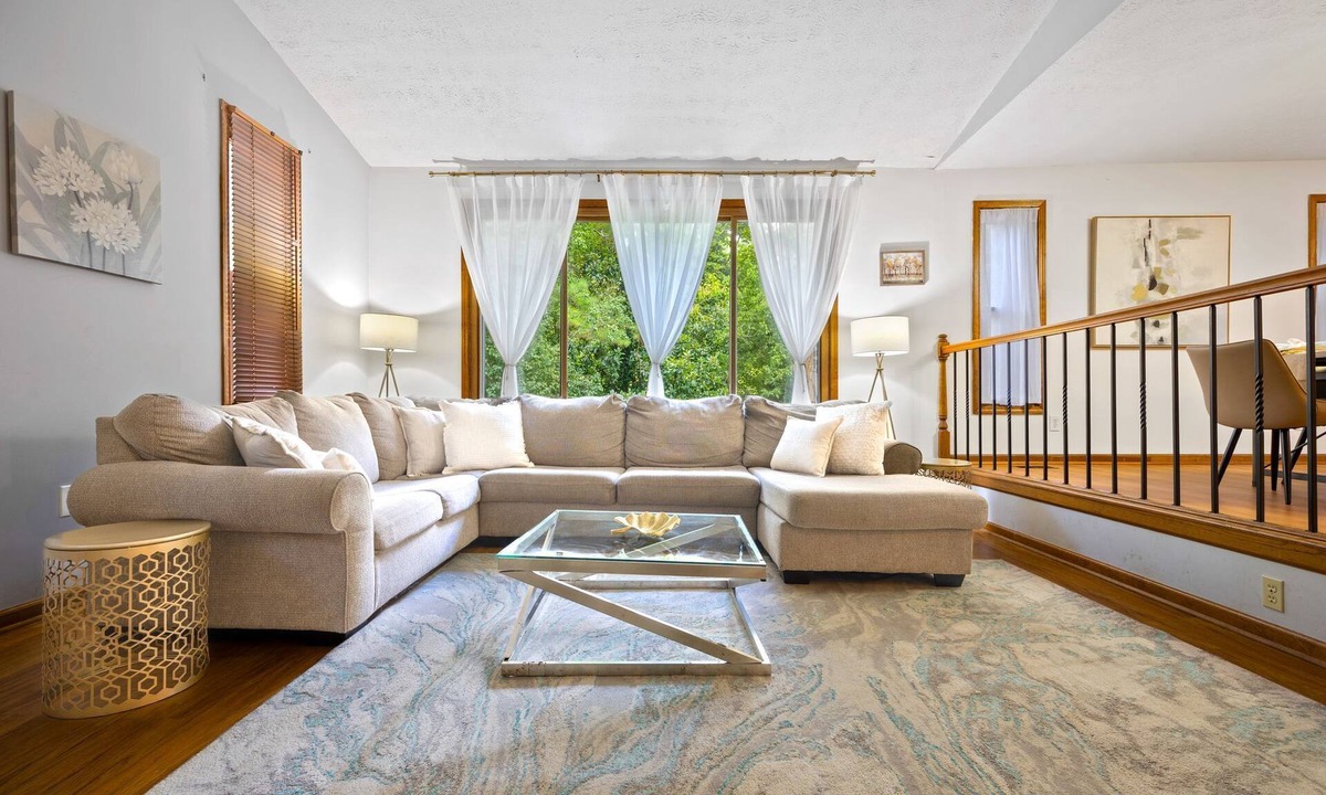 Stone Mountain House | Ultimate Stone Mountain I Cabin-Style I Sleep 20