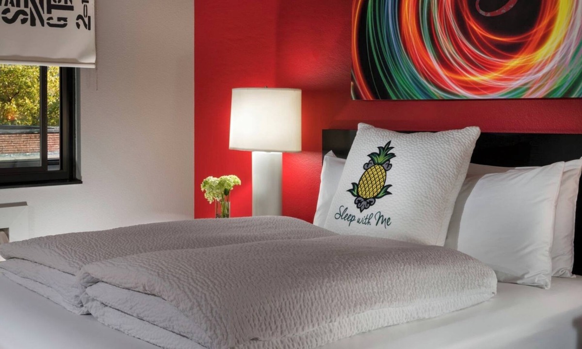 Belltown Hotel | Urban Queen w/Tub, Hotel FIVE, Bicycles, Friendly Staff, Stroll to Safeco Field
