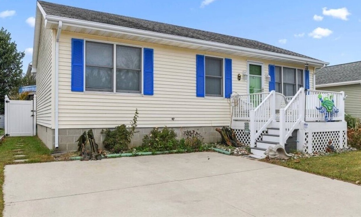 Caine Woods House | Vacation Dream at this 3BR 2BA House w/ Amazing Backyard Patio & Private Pool
