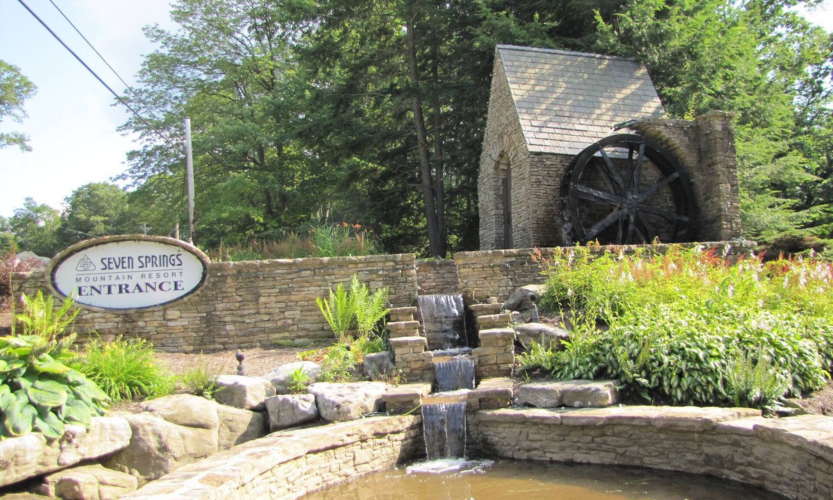Seven Springs Condo | Walk across the parking lot to the swimming pool and amenities! No car necessary