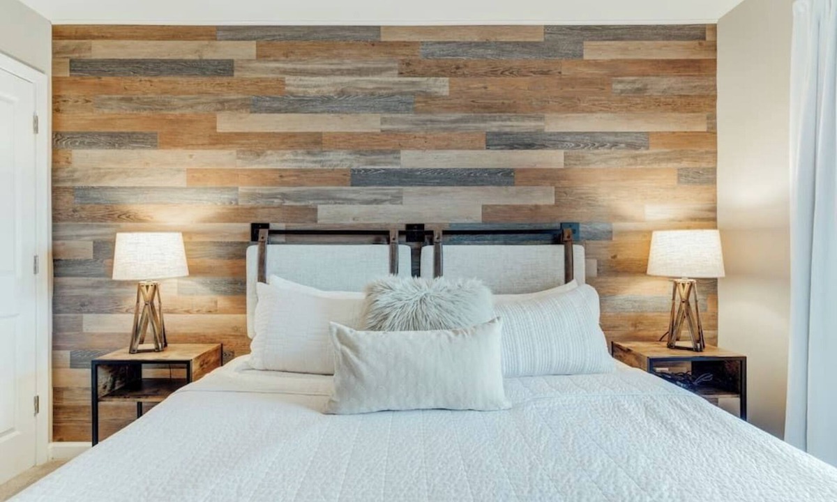 Vernon Condo | Walk to Mountain Creek Waterpark! Pool, Hot Tubs, Sauna On-Site!