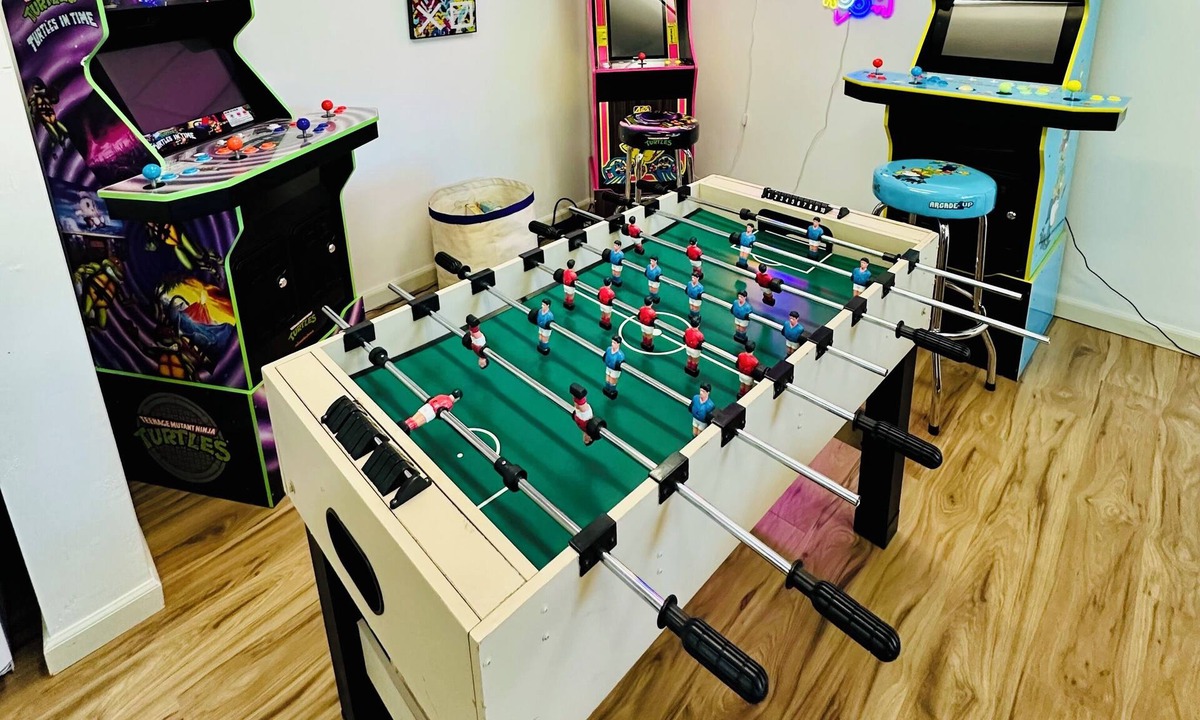 Lake Forest Park Apartment | Welcome to the Tree House apartment- a family friendly retreat with arcade games
