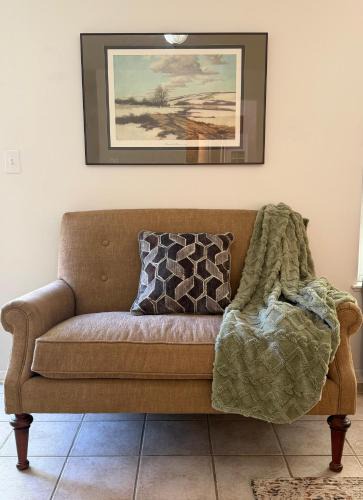 Williamsburg House | Williamsburg Executive Rooms near Busch Gardens