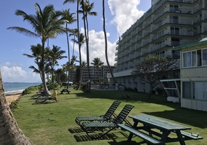 BEACHFRONT vacation Cottage (second floor), steps from the beach!
