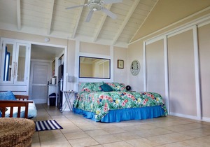 BEACHFRONT vacation Cottage (second floor), steps from the beach!