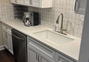 DOWNTOWN, Peachtree Towers, 1 Bedroom, Nicely decorated, Home Away from home in Atlanta