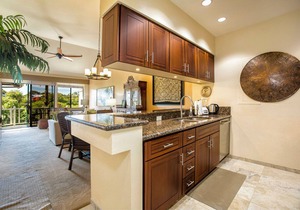 Summer Deal Wailea Condo with Pool Jacuzzi and Walk to Beaches