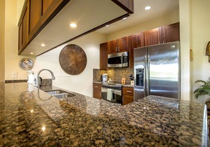 Summer Deal Wailea Condo with Pool Jacuzzi and Walk to Beaches