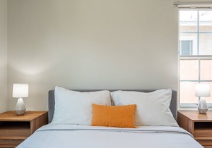 Sunshine filled Chic and Cozy Zen 2bd/1ba by LAX:) in Los Angeles