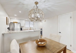 Updated coastal getaway with pool - walk to beach, dining, shops & entertainment in Ocean City