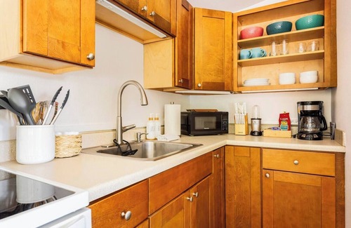 Kailua-Kona Apartment | Alii Hale, AC, cozy 1 bedroom