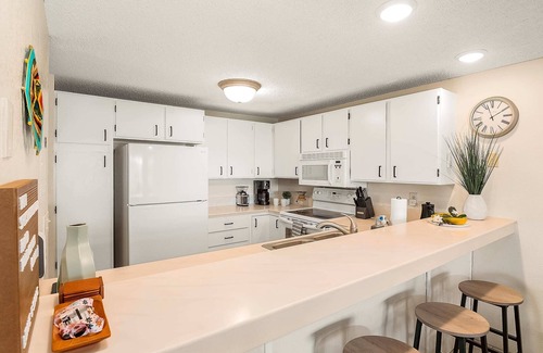 Waikoloa Apartment | Cozy 2bed, AC, golf, heated pool