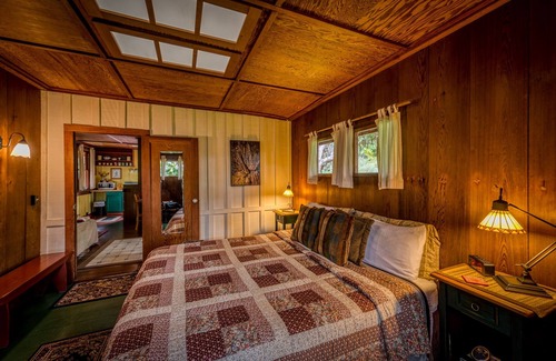Volcano House | Crater Rim Cabin