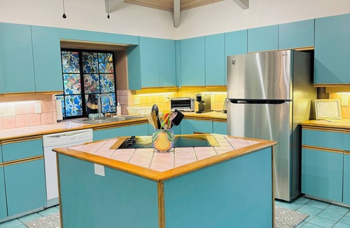 Francolin Place House | Hawaiian Family Paradise Retreat – Near Beach & Golf!