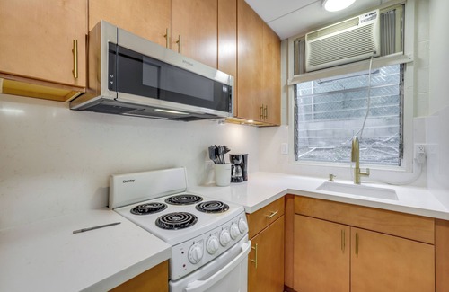 Diamond Head - Kapahulu - St. Louis Apartment | Honolulu Vacation Rental: Walk to Beaches