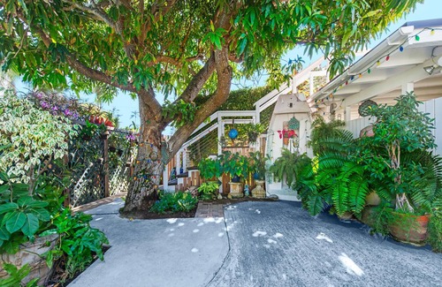 Lanikai Apartment | Legal Lanikai Tree House - Since 1985! Just across the street from Lanikai Beach