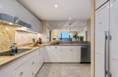 Kahuku Condo | Luxury Beachfront Ocean Villa at Turtle Bay! 4BR w/beach, pool & hot tub