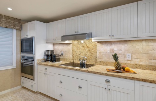 Kahuku Condo | Luxury Beachfront Ocean Villa at Turtle Bay! 4BR w/beach, pool & hot tub