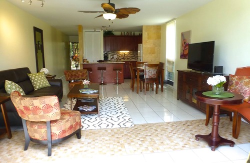 Kahuku Condo | Luxury on Golf course Hawaii North Shore Turtle Bay Free Wifi 2 Free Parking A/C