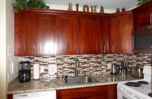 Kahuku Condo | Luxury on Golf course Hawaii North Shore Turtle Bay Free Wifi 2 Free Parking A/C