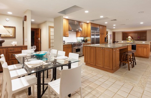 Kamuela House | THANKSGIVING 10% off-EPIC Location,SPECTACULAR Sunset, Ocean Views-Infinity Pool