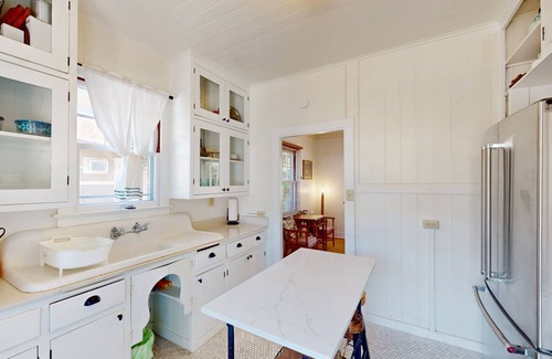 Diamond Head - Kapahulu - St. Louis Cottage | Cabin ∙ 2 bedrooms ∙ 4 guests